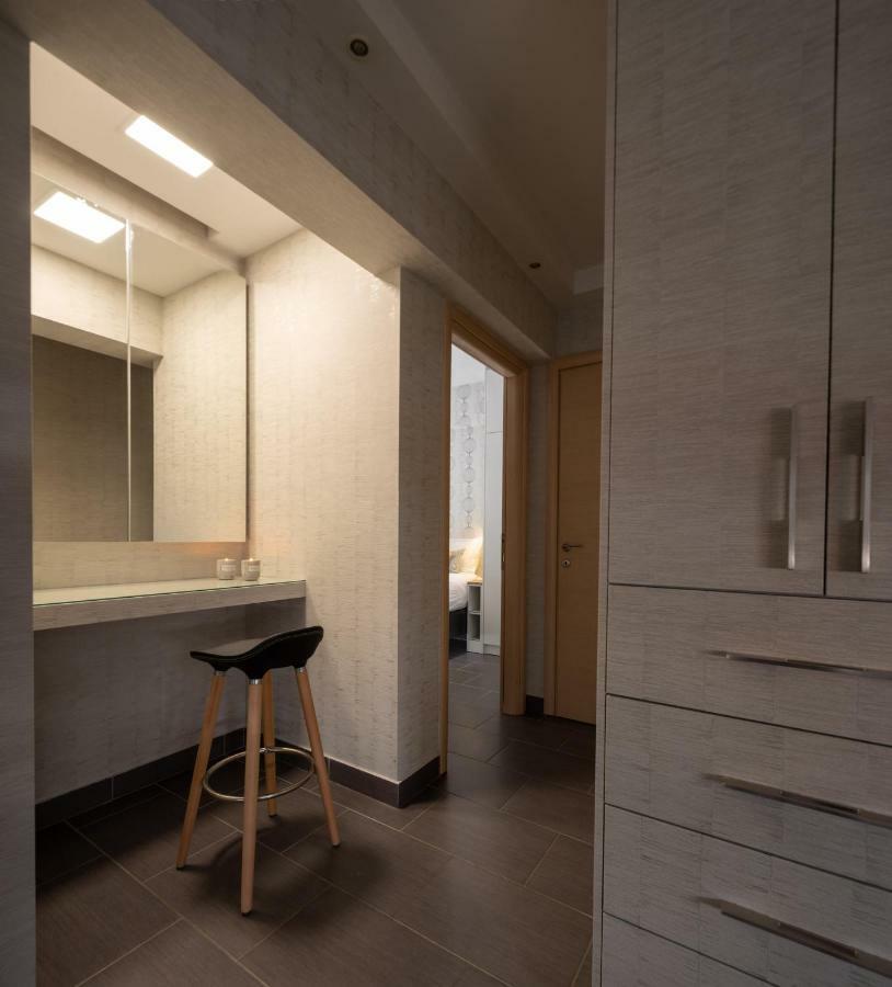 12 Keys Athens Apartments Bagian luar foto