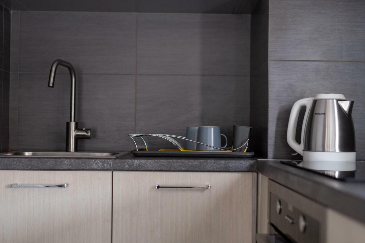 12 Keys Athens Apartments Bagian luar foto